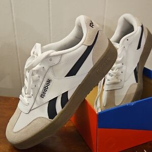 Reebok White and Black Sneakers Retro Style